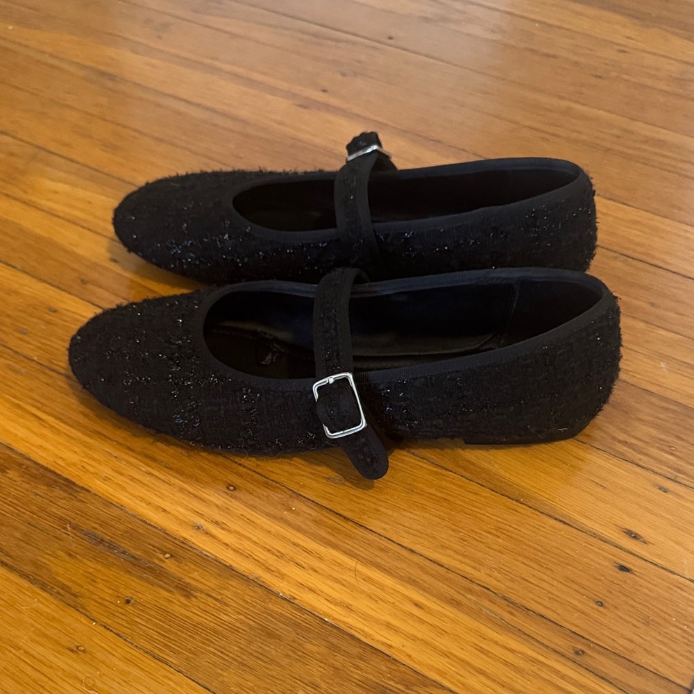 Zara Black Textured Flats